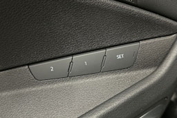 musta Audi e-tron 2022 kuva 18.