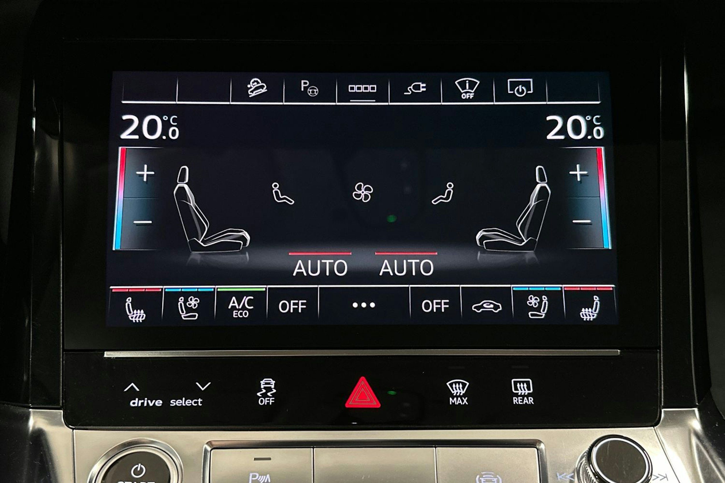 musta Audi e-tron 2022 kuva 24.