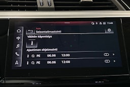 musta Audi e-tron 2022 kuva 30.