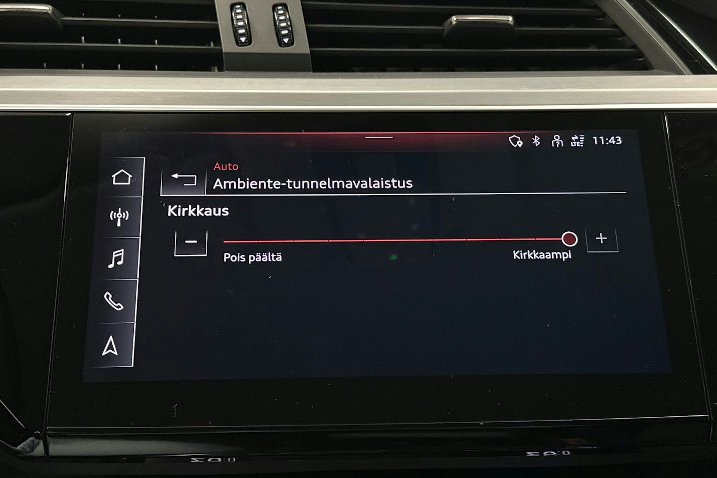 musta Audi e-tron 2022 kuva 31.