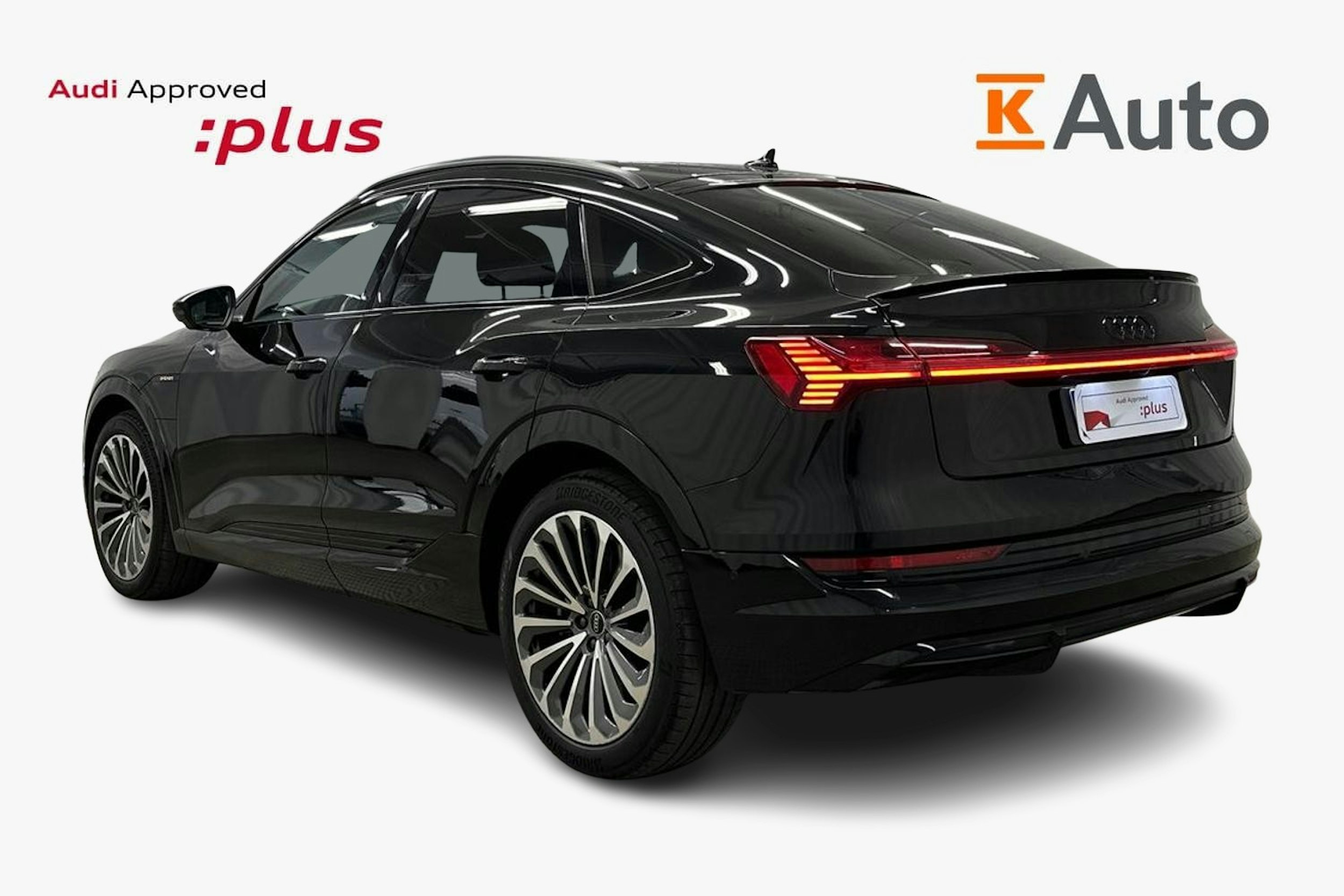 musta Audi e-tron 2022 kuva 2.