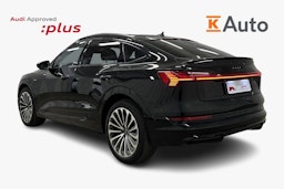 musta Audi e-tron 2022 kuva 2.