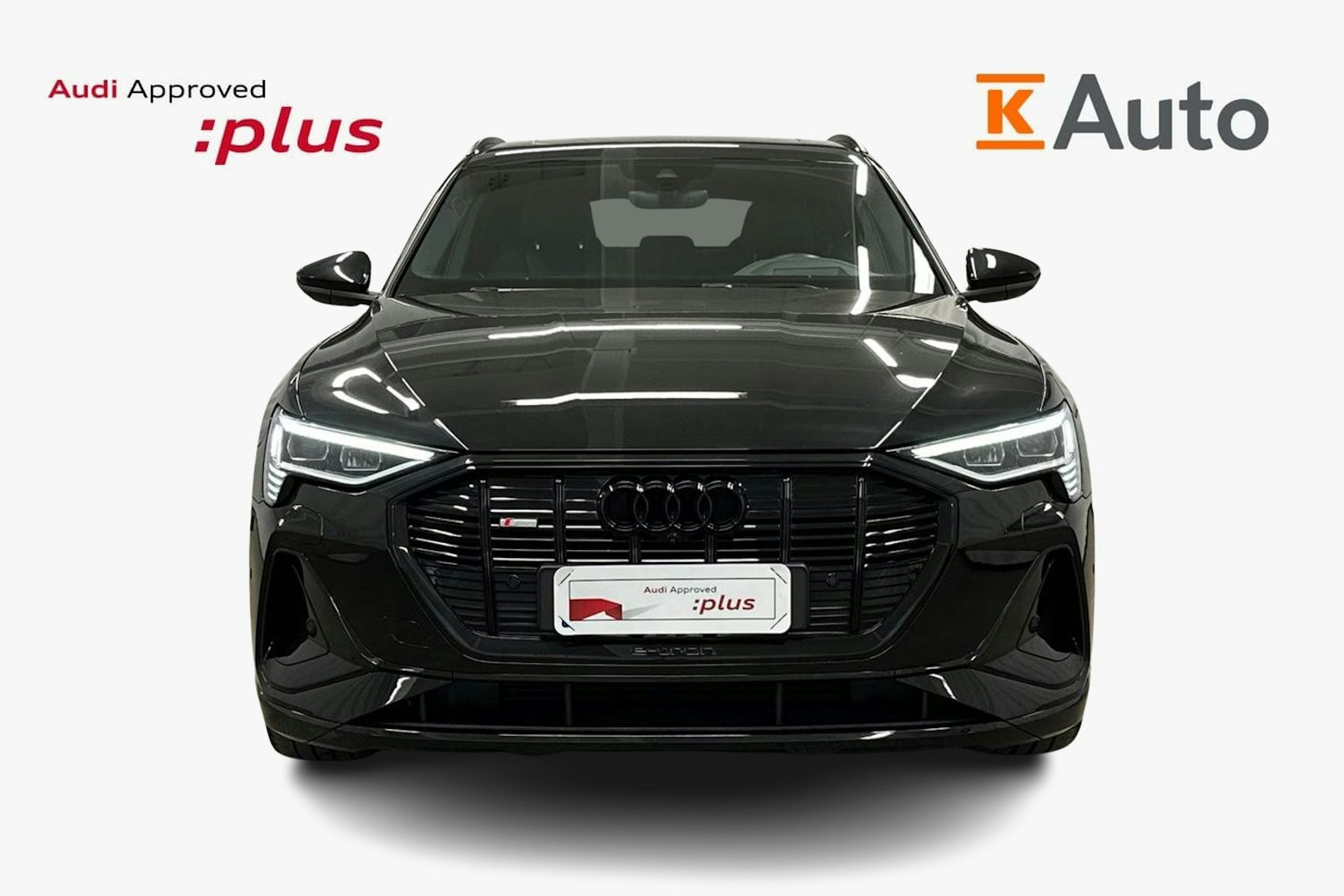 musta Audi e-tron 2022 kuva 5.