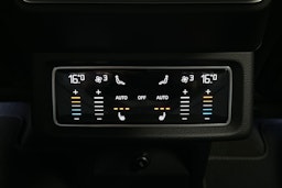 musta Audi e-tron 2022 kuva 15.