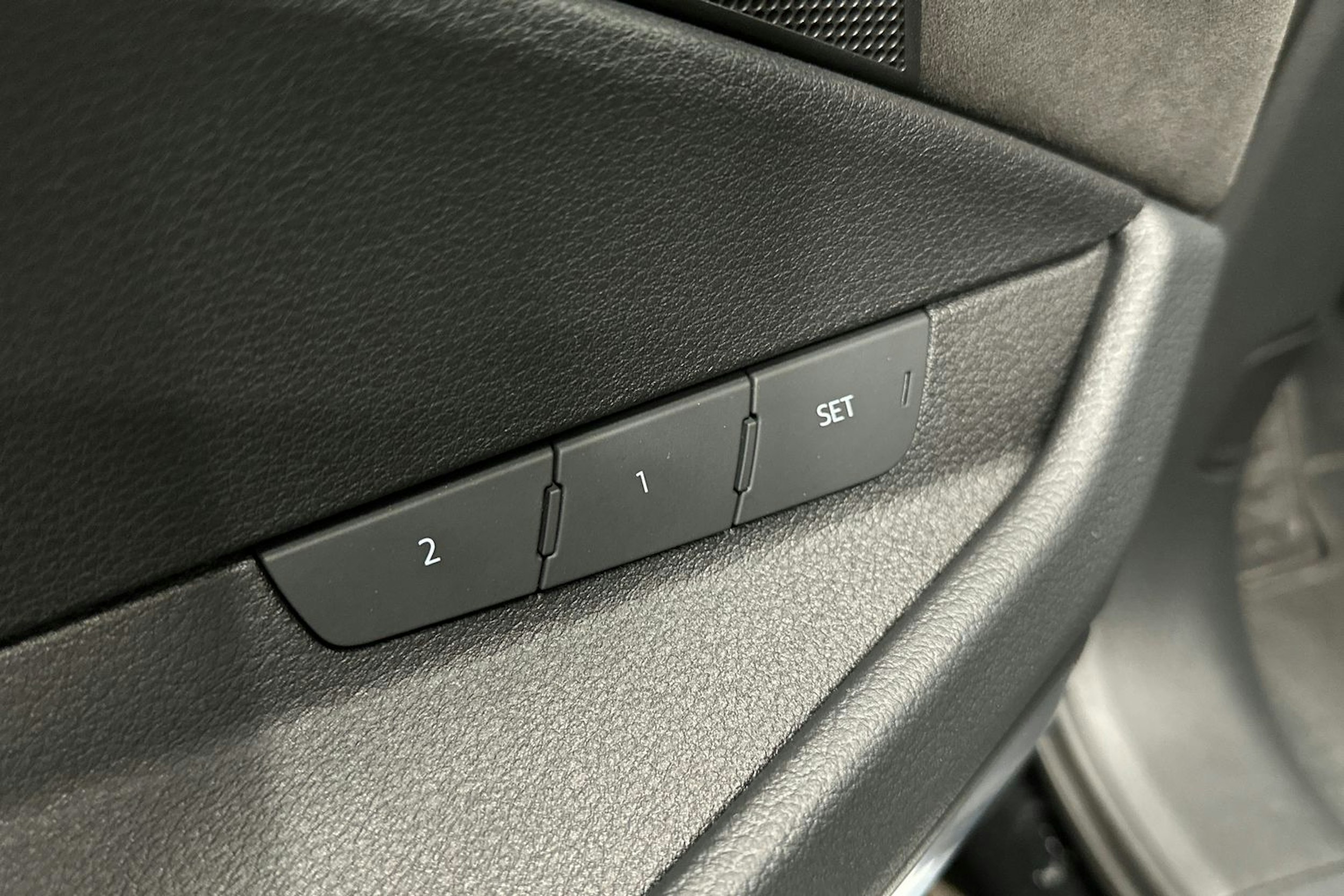 musta Audi e-tron 2022 kuva 19.