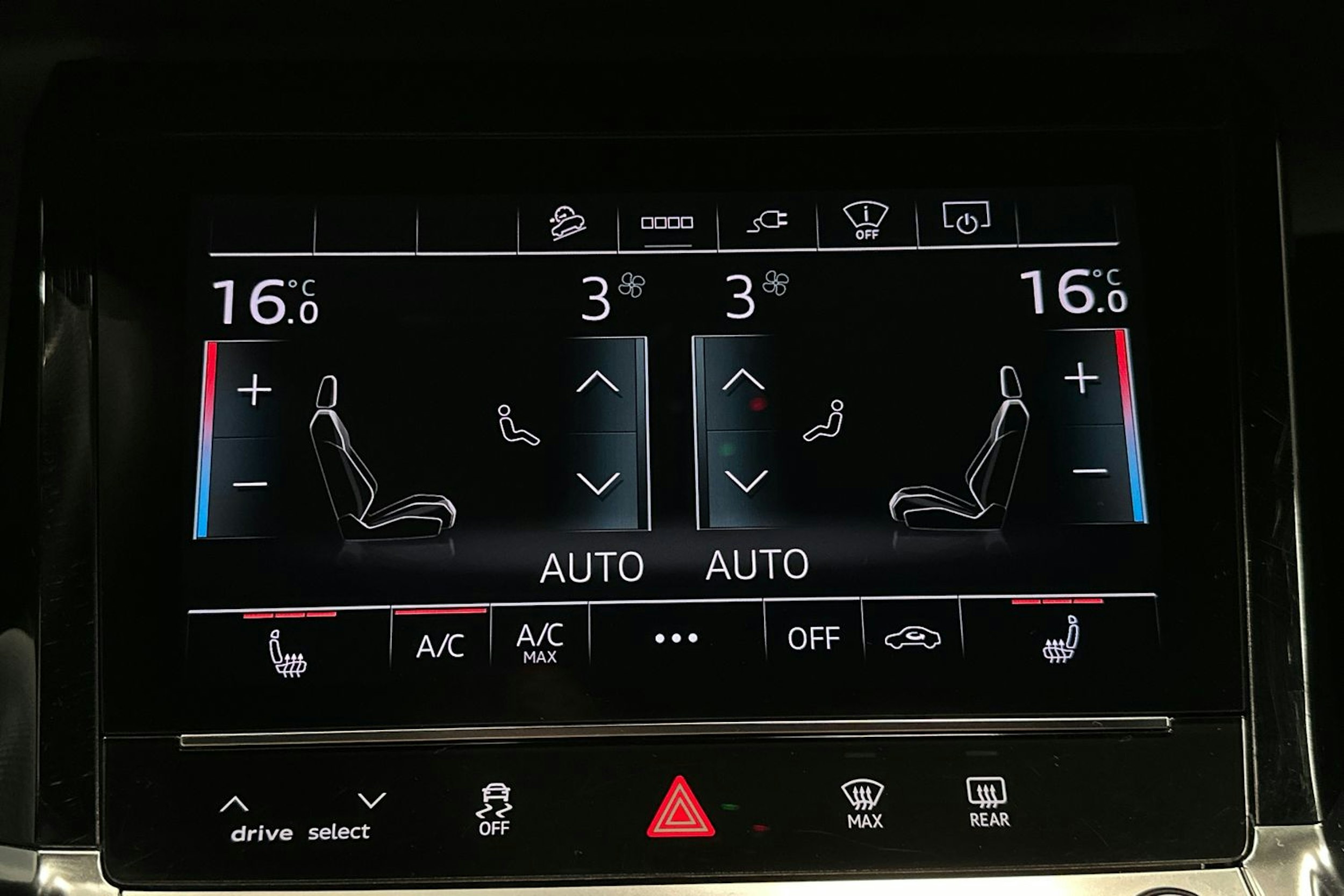 musta Audi e-tron 2022 kuva 26.