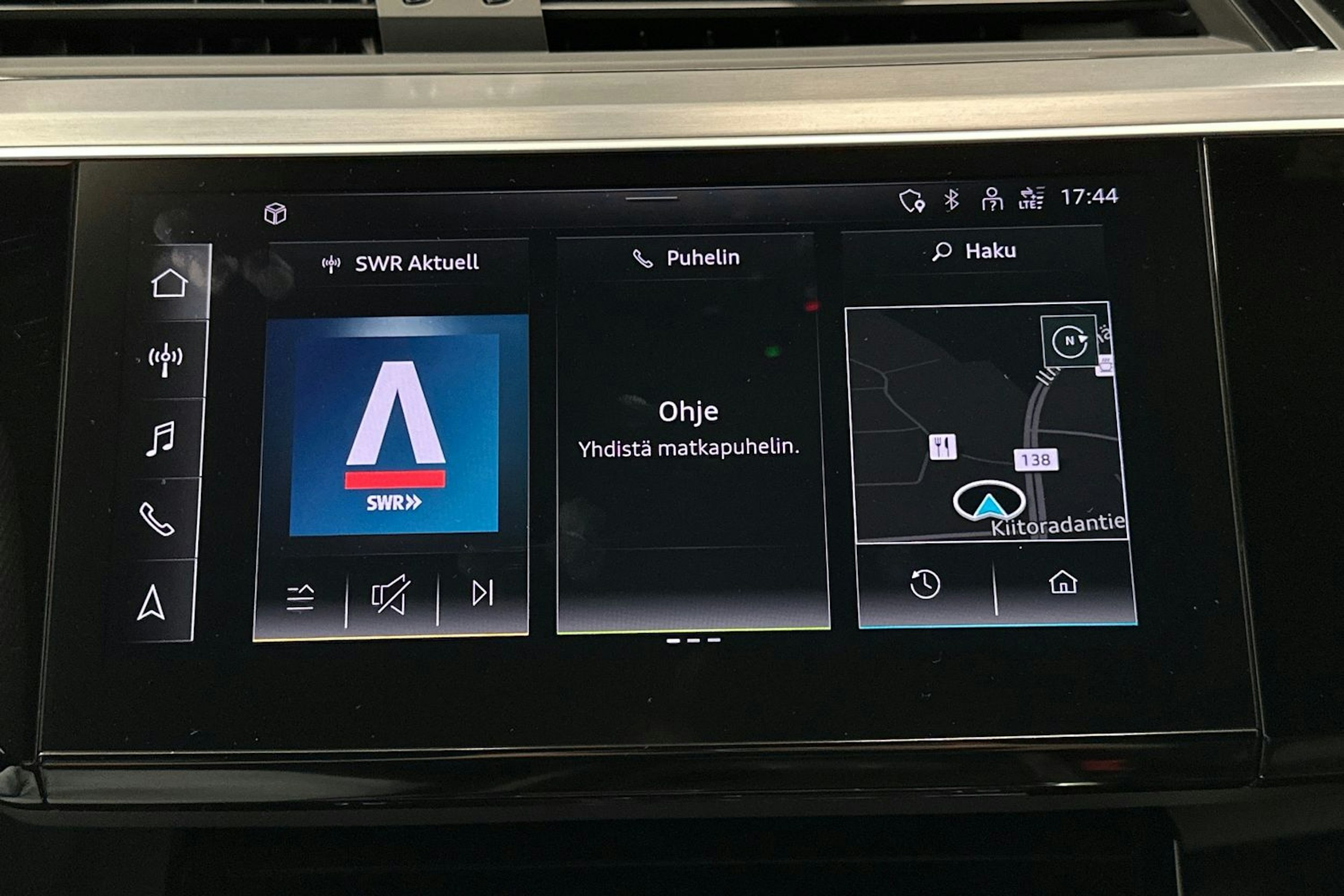 musta Audi e-tron 2022 kuva 27.