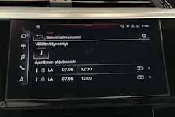musta Audi e-tron 2022 kuva 31.