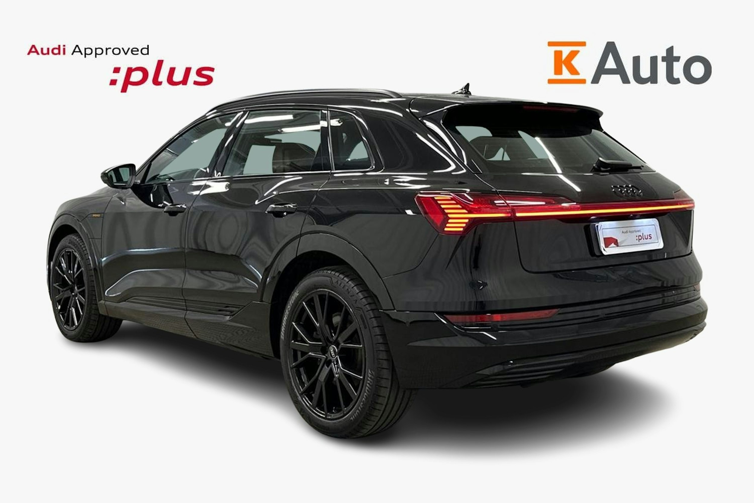 musta Audi e-tron 2022 kuva 2.