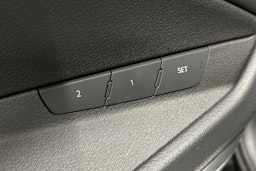 musta Audi e-tron 2022 kuva 18.