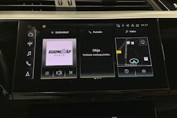 musta Audi e-tron 2022 kuva 24.