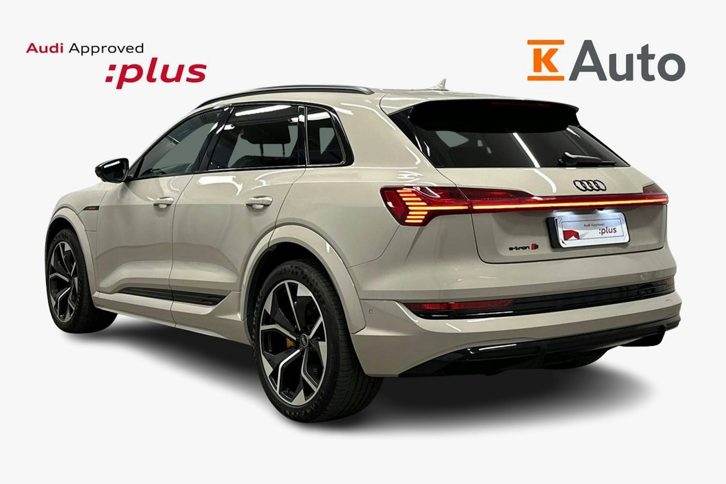 keltainen Audi e-tron 2022 kuva 2.