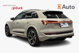 keltainen Audi e-tron 2022 kuva 2.