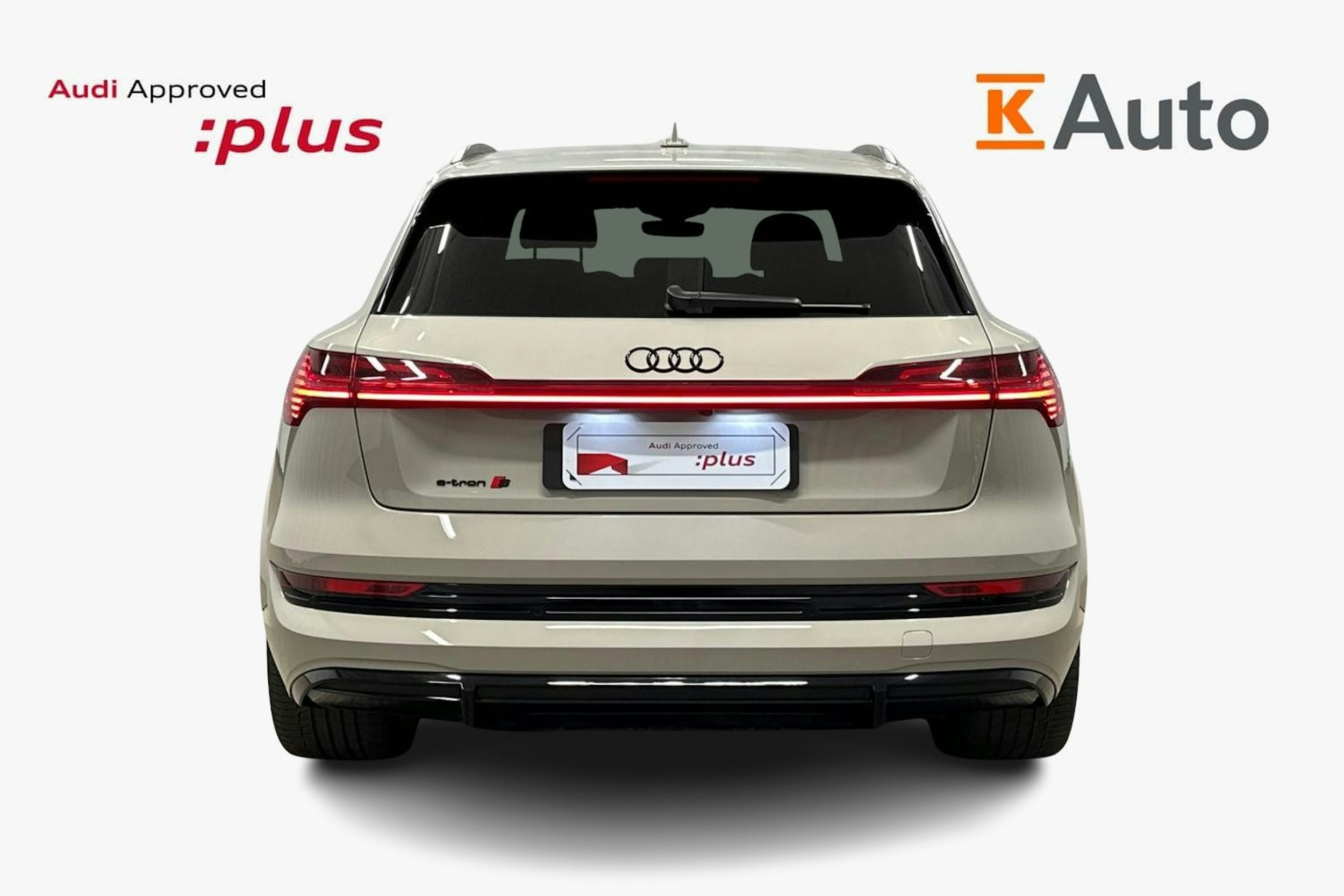 keltainen Audi e-tron 2022 kuva 3.