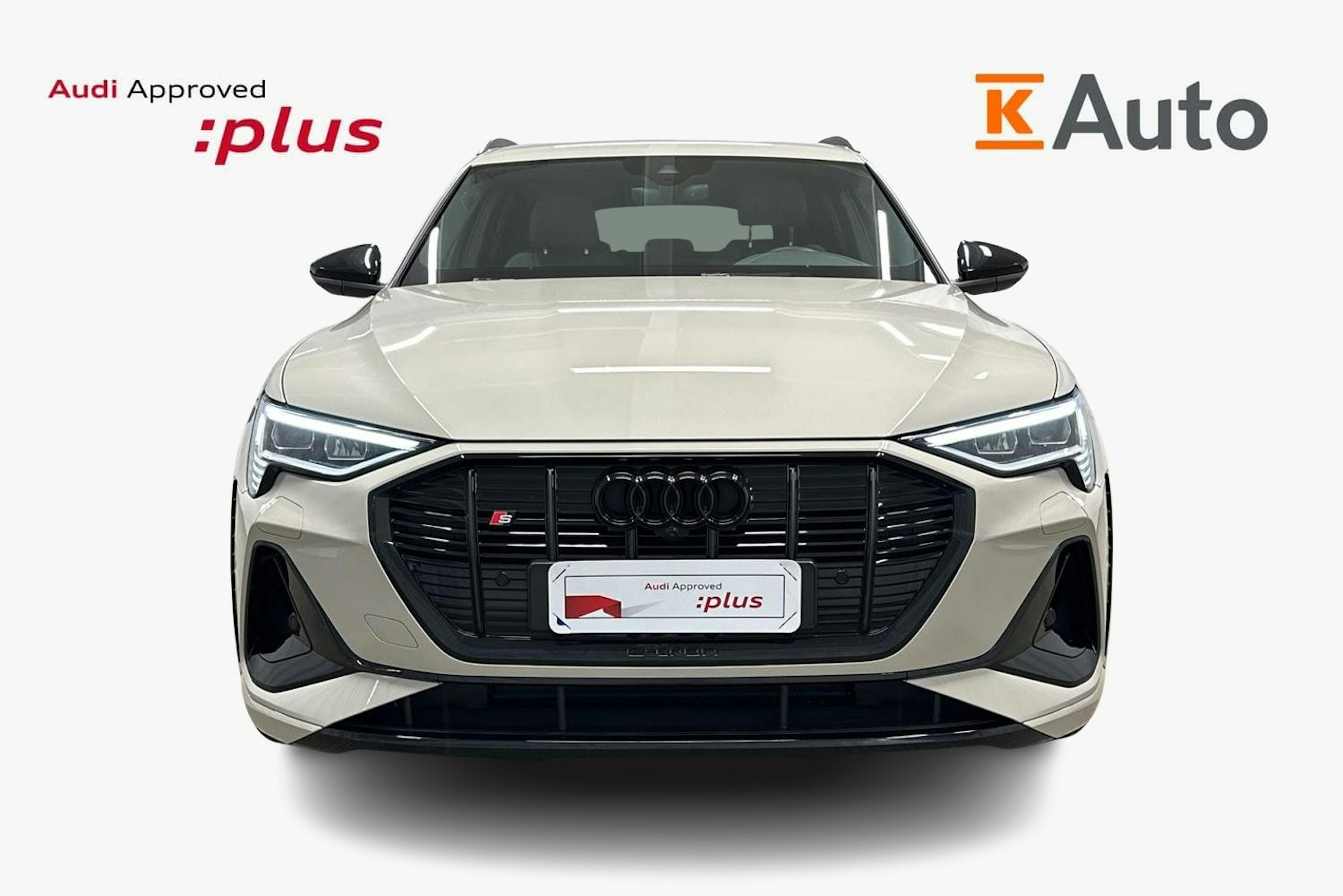 keltainen Audi e-tron 2022 kuva 5.