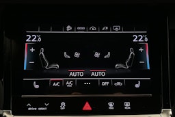 keltainen Audi e-tron 2022 kuva 25.