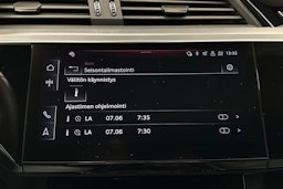 keltainen Audi e-tron 2022 kuva 29.