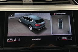 keltainen Audi e-tron 2022 kuva 34.
