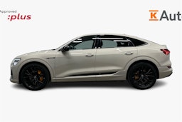 beige Audi e-tron 2022 kuva 5.