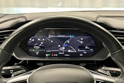 beige Audi e-tron 2022 kuva 14.
