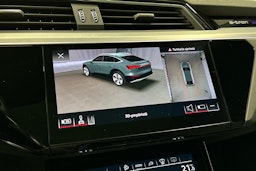 beige Audi e-tron 2022 kuva 16.
