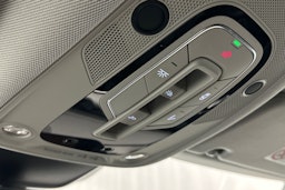 harmaa Audi e-tron 2022 kuva 28.