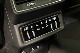 harmaa Audi e-tron 2022 kuva 35.