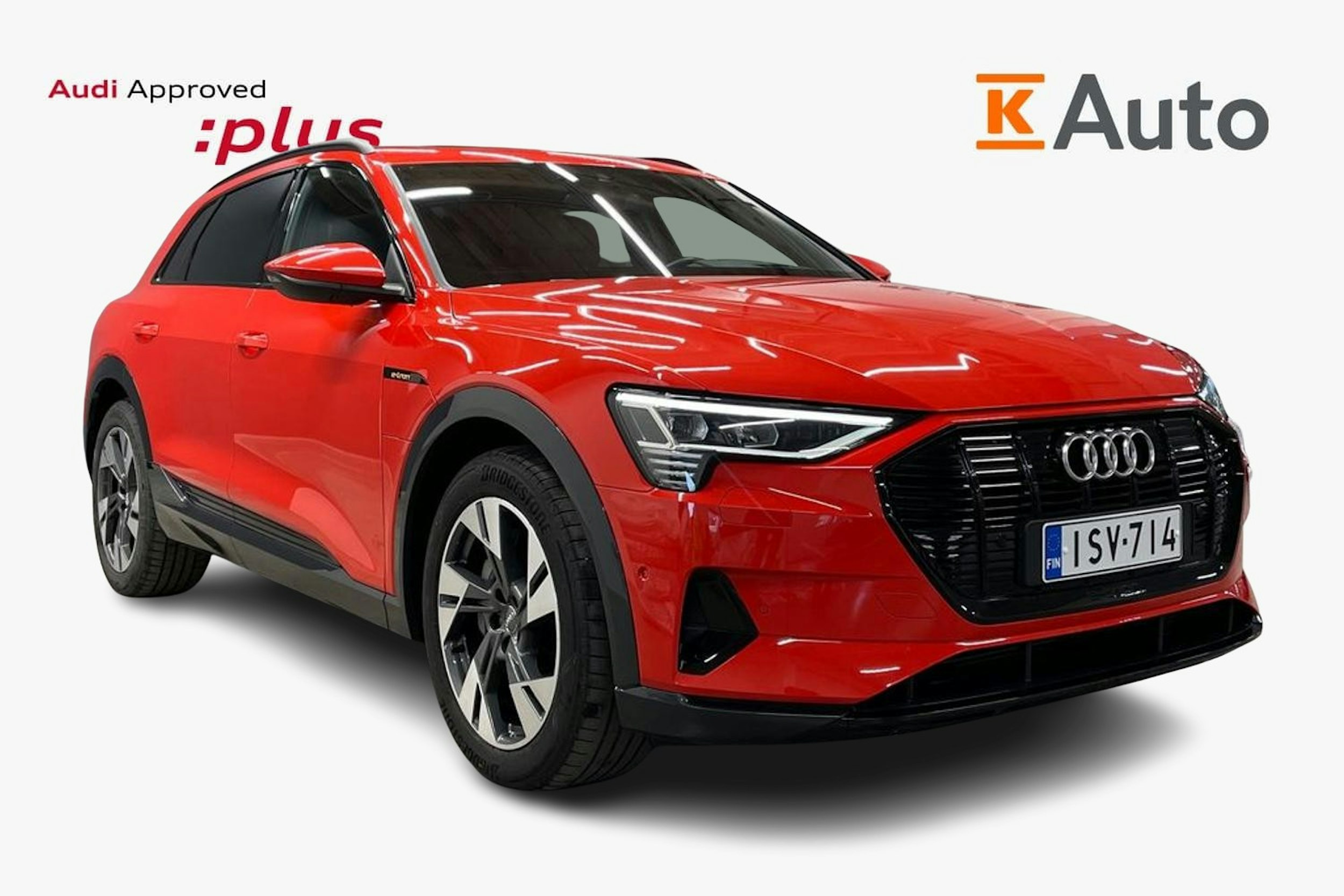 punainen Audi e-tron 2022 kuva 1.