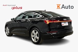 musta Audi e-tron 2022 kuva 2.