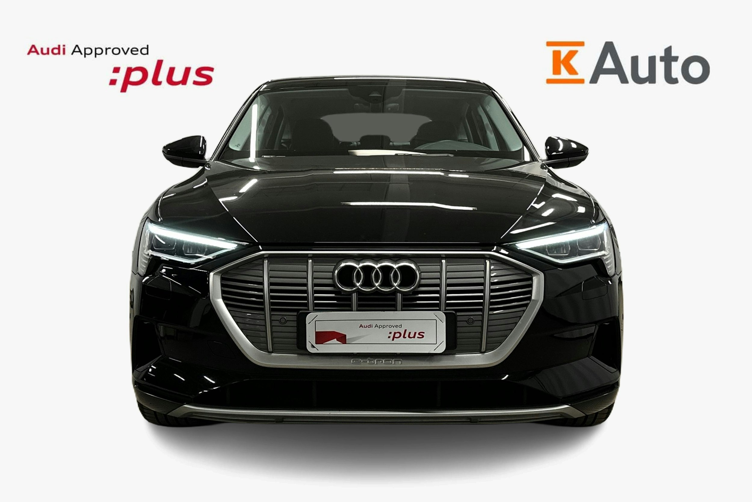 musta Audi e-tron 2022 kuva 5.