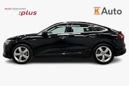 musta Audi e-tron 2022 kuva 6.