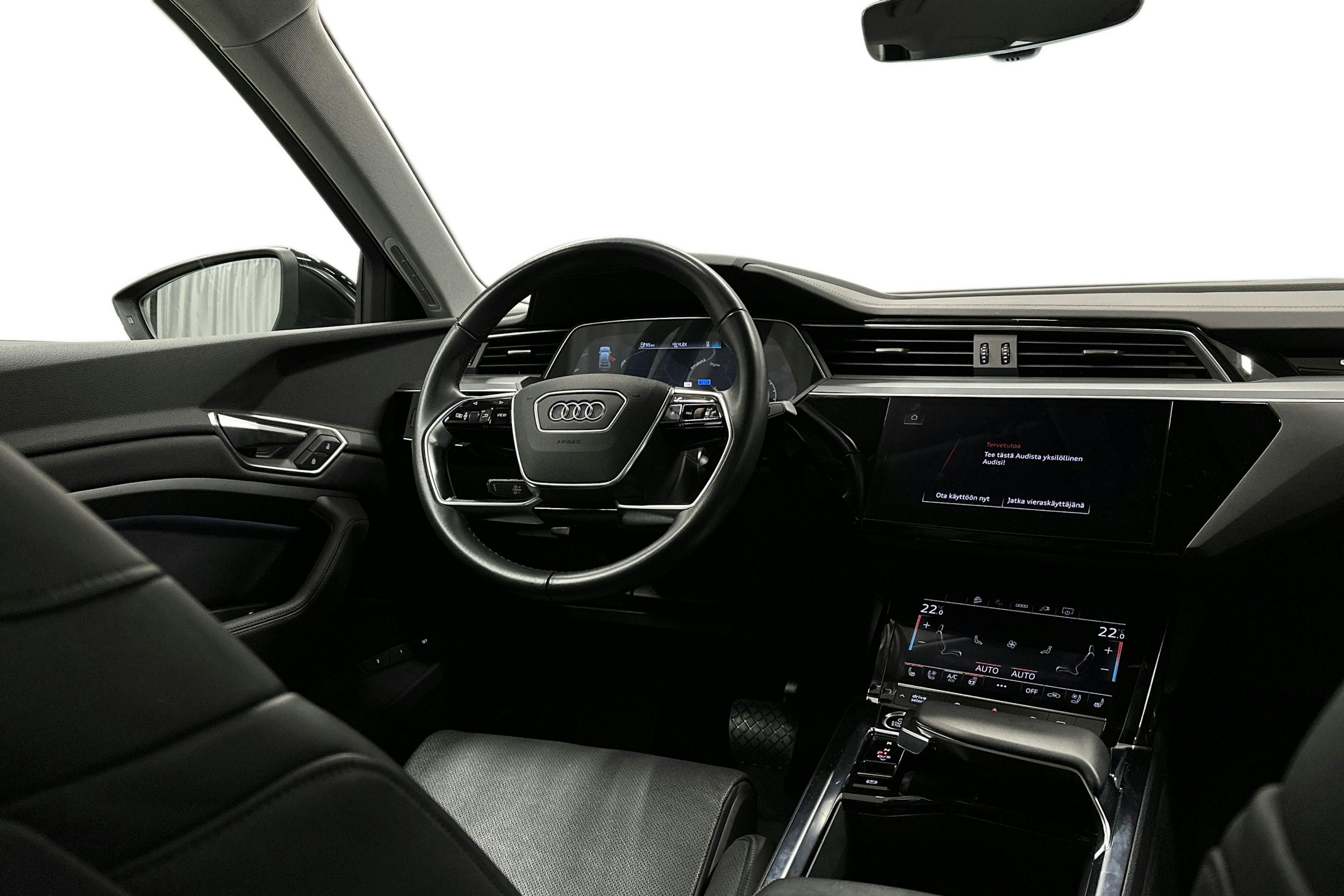 musta Audi e-tron 2022 kuva 9.