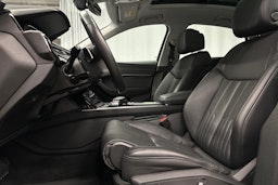 musta Audi e-tron 2022 kuva 24.