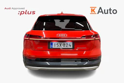Punainen Audi e-tron 2022 kuva 3.