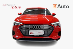 Punainen Audi e-tron 2022 kuva 4.