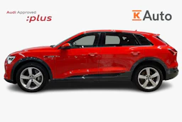 Punainen Audi e-tron 2022 kuva 5.
