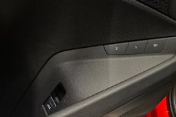 Punainen Audi e-tron 2022 kuva 25.