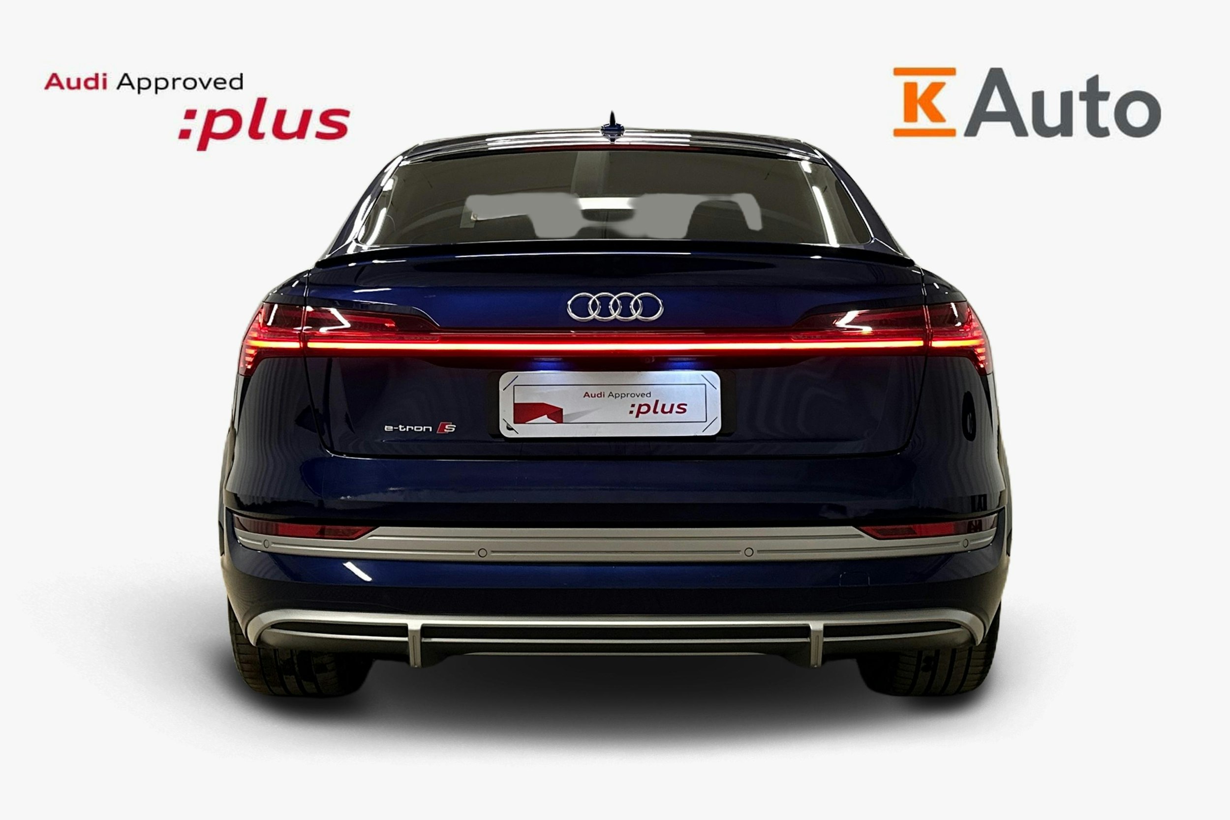 sininen Audi e-tron 2022 kuva 3.