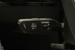 sininen Audi e-tron 2022 kuva 22.