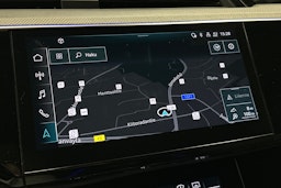 sininen Audi e-tron 2022 kuva 25.