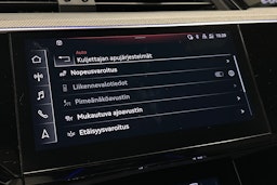 sininen Audi e-tron 2022 kuva 29.