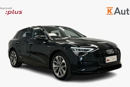 musta Audi e-tron 2022 kuva 1.