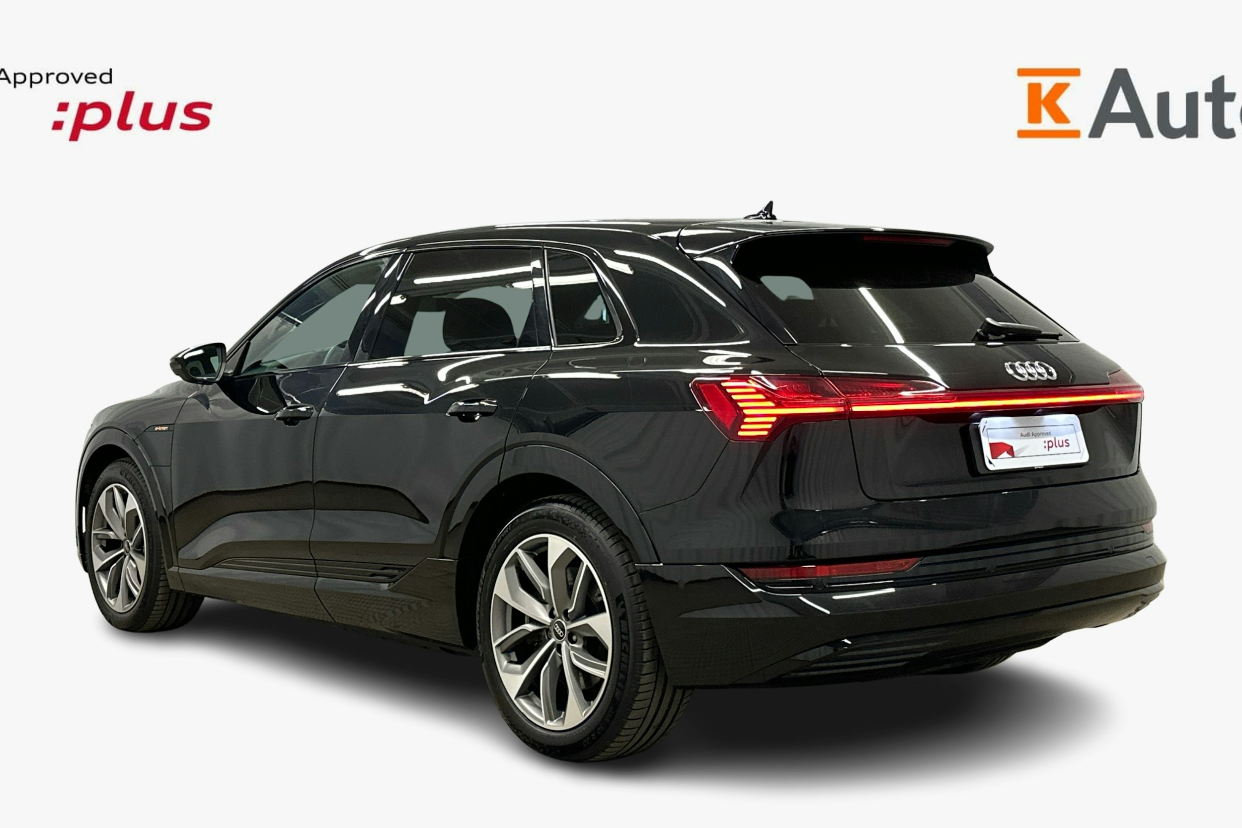 musta Audi e-tron 2022 kuva 2.