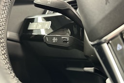 musta Audi e-tron 2022 kuva 11.
