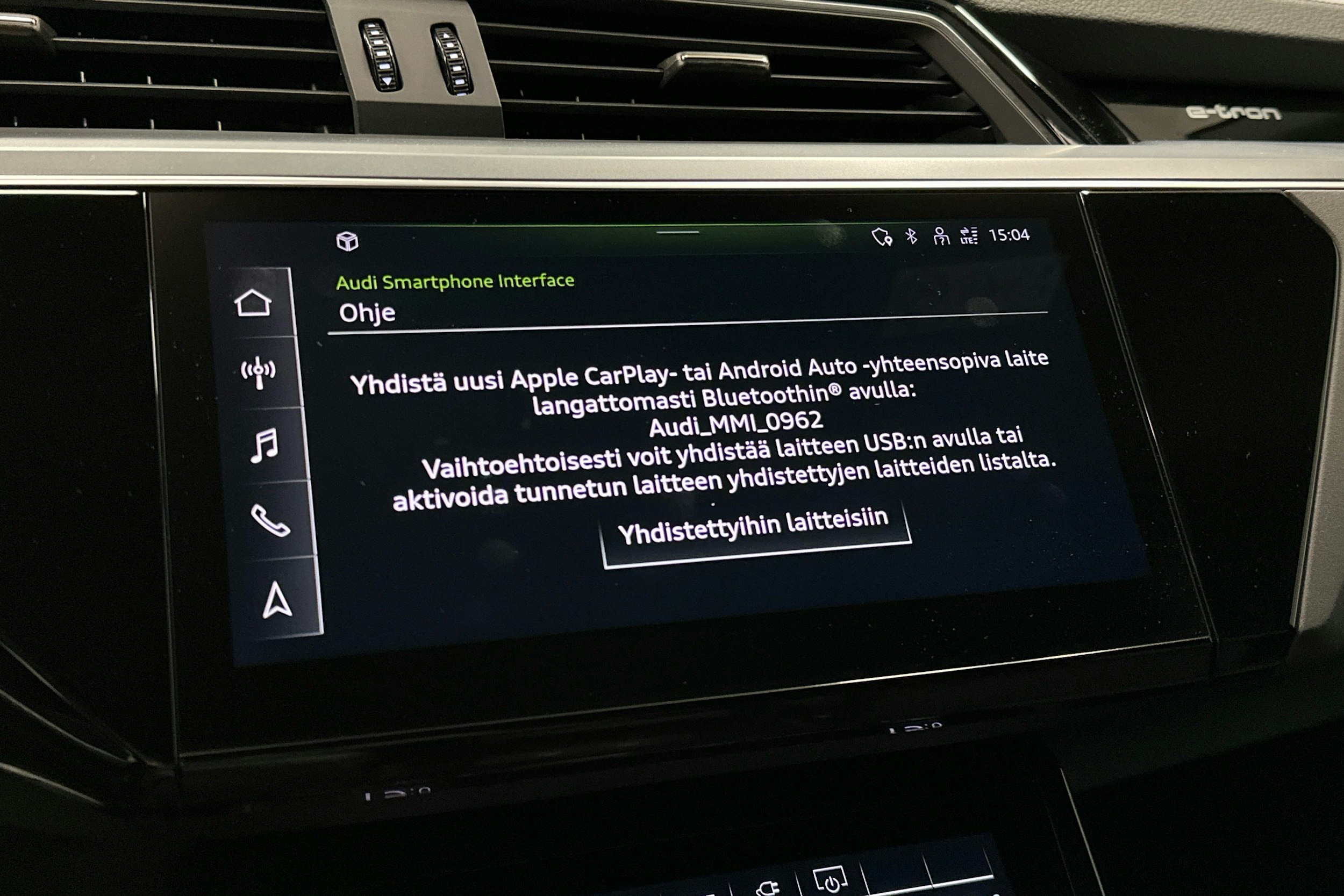 musta Audi e-tron 2022 kuva 15.