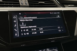 musta Audi e-tron 2022 kuva 19.