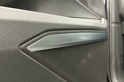 musta Audi e-tron 2022 kuva 21.