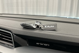 musta Audi e-tron 2022 kuva 27.