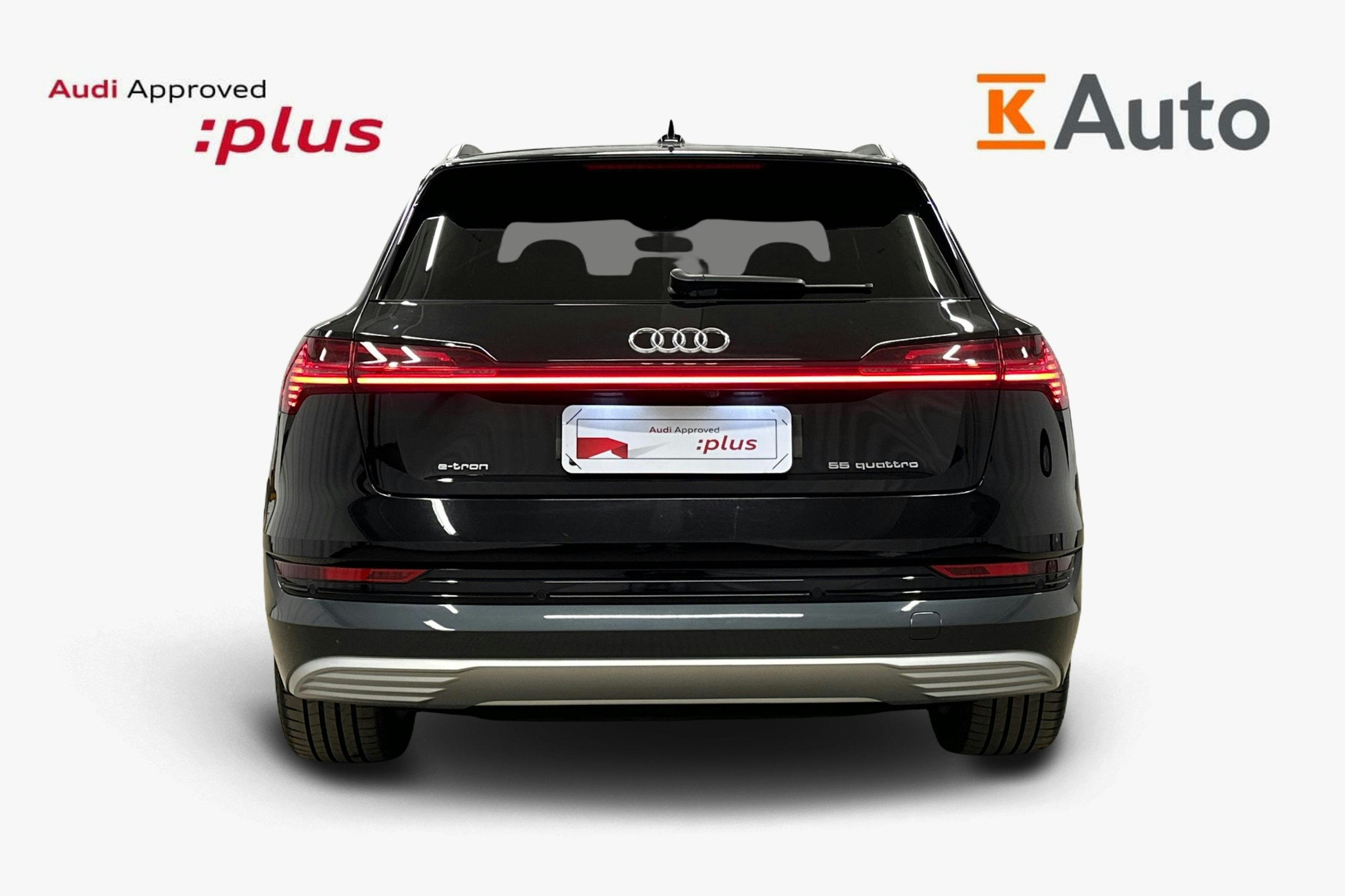 musta Audi e-tron 2022 kuva 3.