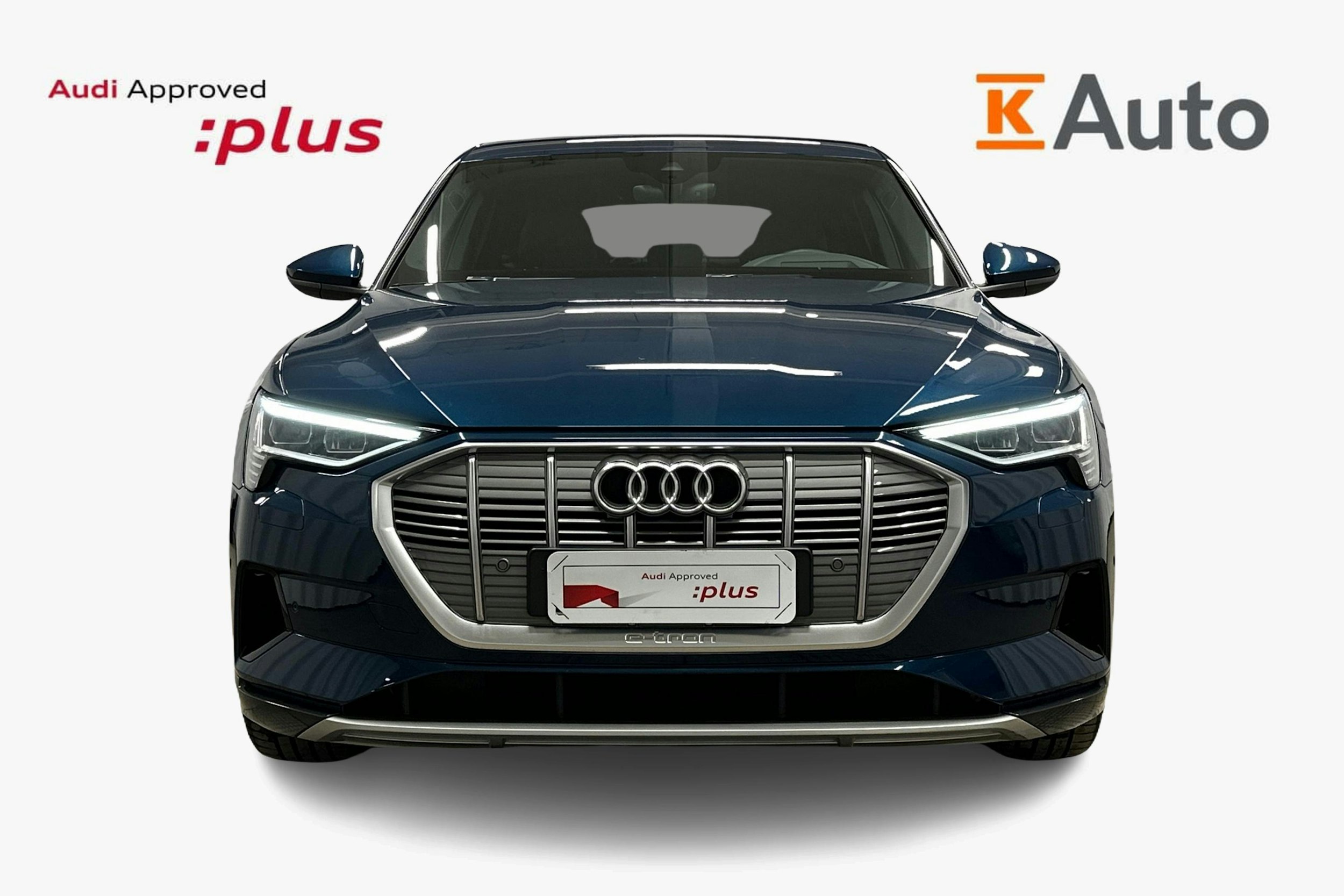 sininen Audi e-tron 2022 kuva 4.